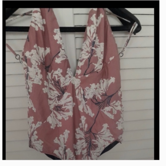 New Clube Bossa Bois De Amber plunge one piece swimsuit Mauve White Floral pink - Picture 6 of 8